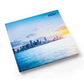 Книги в твердом переплете, черно-белые внутренние страницы, свободного формата Книги в твердом переплете, черно-белые внутренние страницы, свободного формата